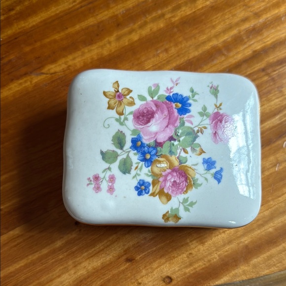 Vintage Limoges Floral Ceramic Trinket Box - Picture 1 of 4